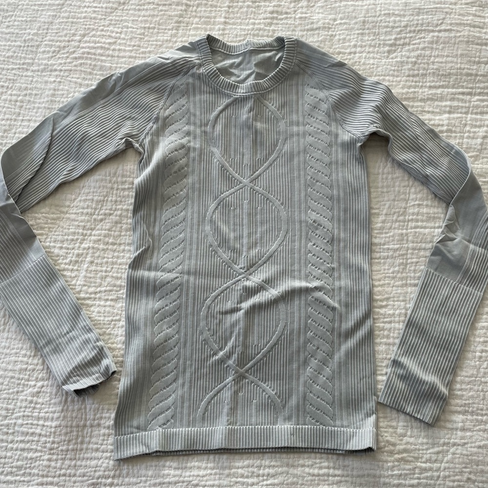 Lululemon activewear shirt gray “cable sweater” look size 4